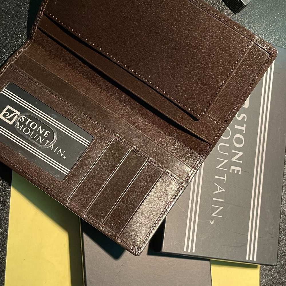 STONE MOUNTAIN MENS BI-FOLD WALLET